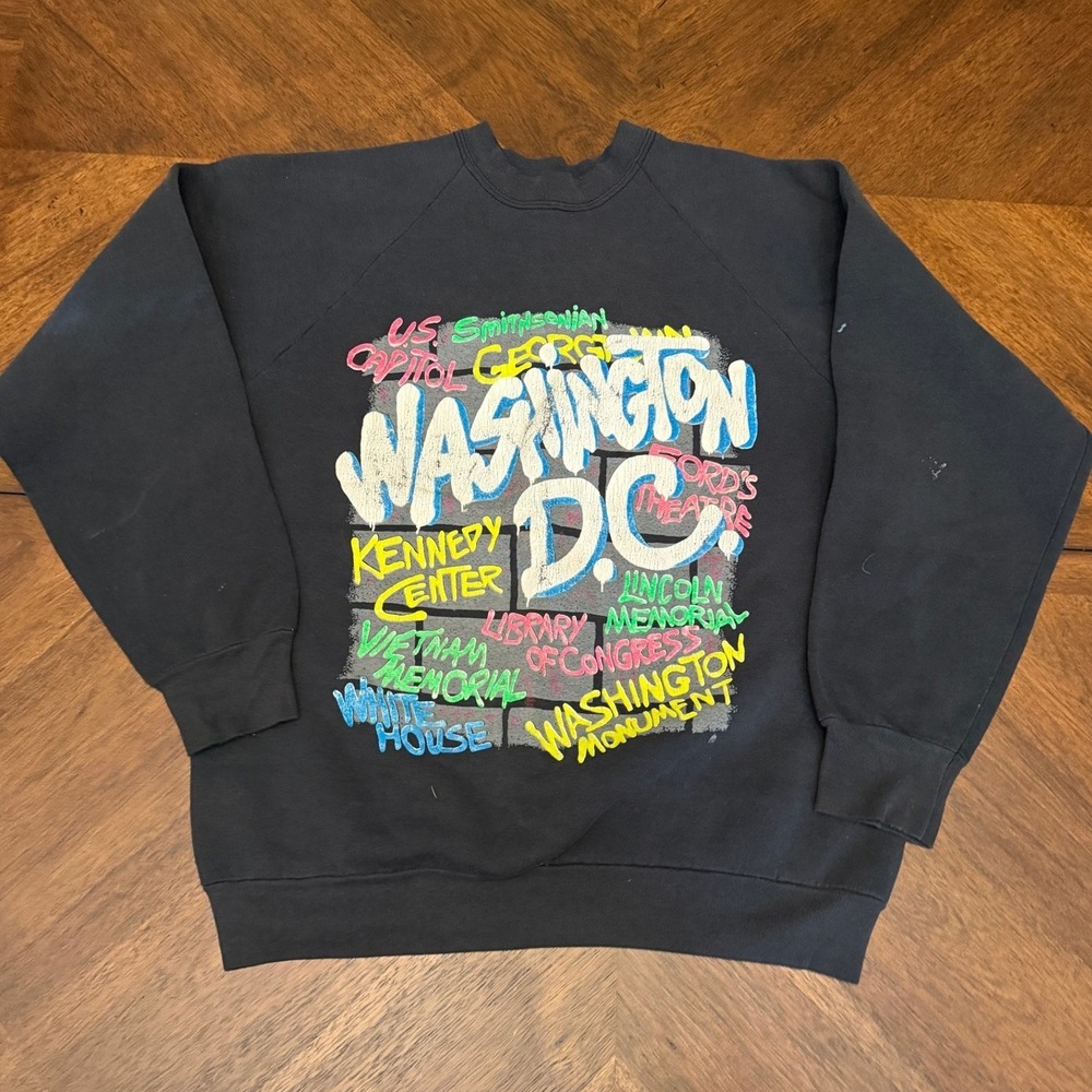 Vintage Fruit of the Loom Washington DC Graffiti Sweatshirt Black Neon Large USA